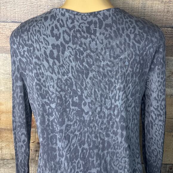 XCVI Twist Front Long Sleeve Gray Leopard Print Top SZ Medium NWT - Picture 8 of 9